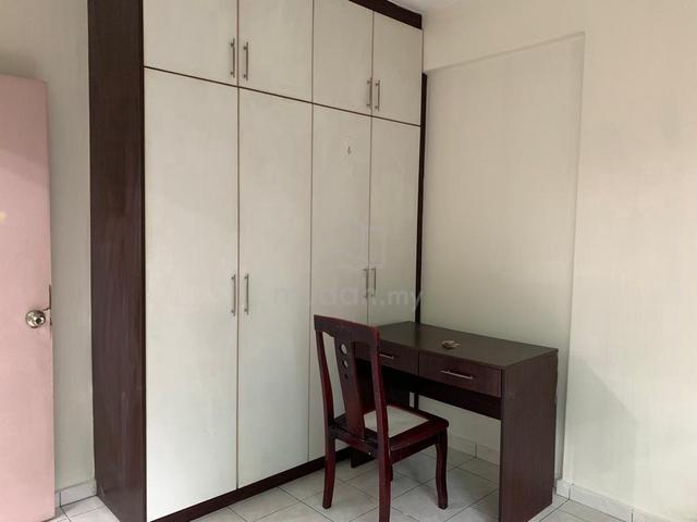 Plaza Sinar Apartment 1