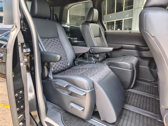 2022 Grade 5A 9kKM only Toyota VOXY 2.0 S-Z (A) - 5