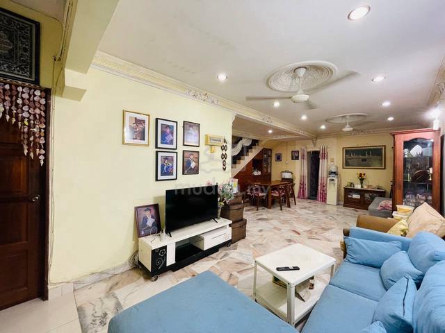 Renovated Unit. Teres 2 Tingkat, Jalan Tebing Dua Seksyen 8, Shah Alam 1