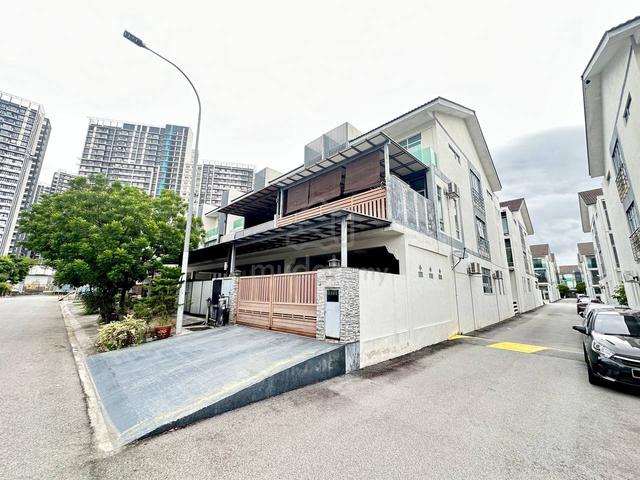 RENOVATED ⭐ END LOT 3 Storey Bangi Avenue Bangi near Wonderland 1