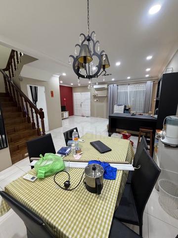 Double Storey Intermediate Terrace House For Rent ๐ Riveria 1