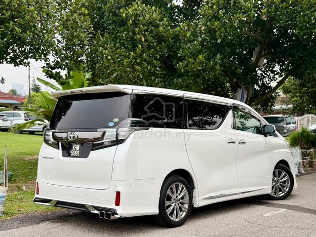 ON THE ROAD 2017 Toyota VELLFIRE 2.5 GOLDEN EYES - 5