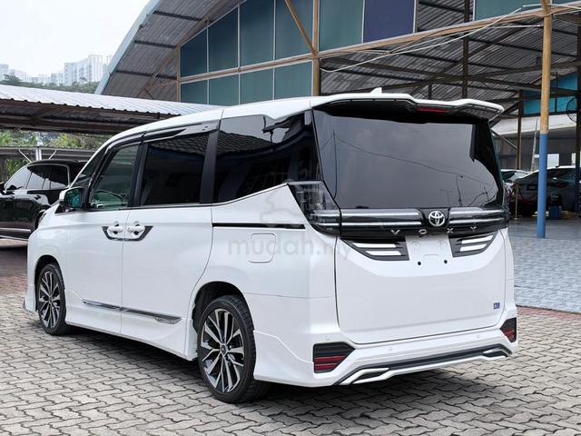 2022 Toyota VOXY 2.0 S-Z MODELISTA BODYKIT & RIMS - 4