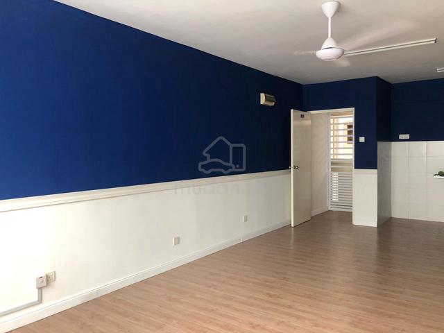 Apartment Stulang 1