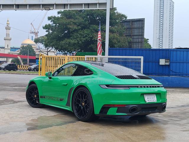 2022 Porsche Carrera 3.0 911 (992) PYTHON GREEN - 2