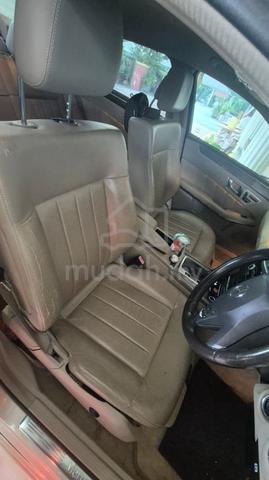 2010 Mercedes Benz E200 CGI BlueEFCY - 3