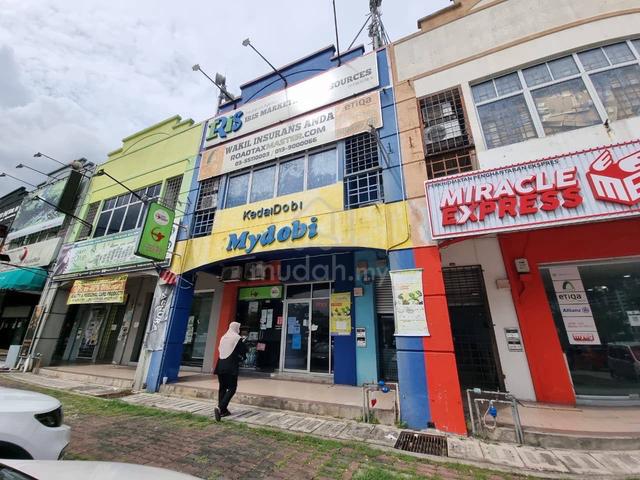 Office Lot, Partial Furnished, Jalan Renang Seksyen 13 Shah Alam 1