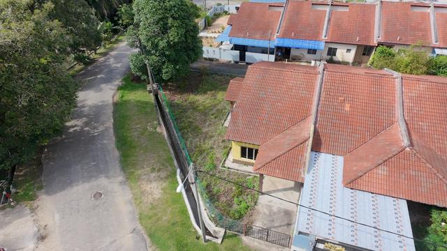 TANAH LUAS! Corner Lot Teres Setingkat Taman Jasin Height Non Bumi Lot 1