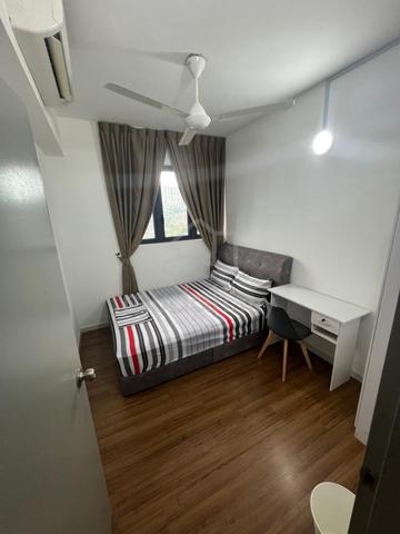 M Vertica Condominium Middle Room For Rent-Female Only 1