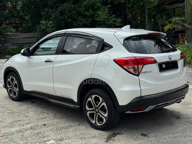 2017 Honda HR-V 1.8 V (A) LOW MILEAGE NICE CAR - 2
