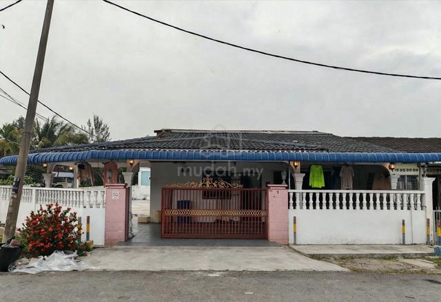 CORNER LOT Single Storey Taman Sri Cahaya 2 Bestari Jaya Selangor 1