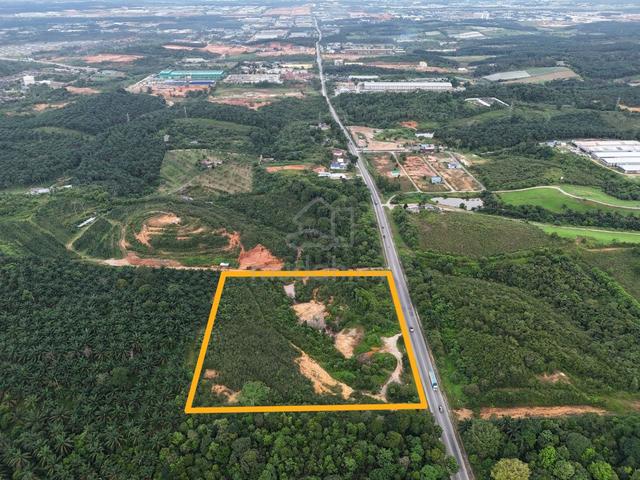 FREEHOLD 8.2 ac Seelong, Senai [ZONING INDUSTRY, Fronting Main Road] 1