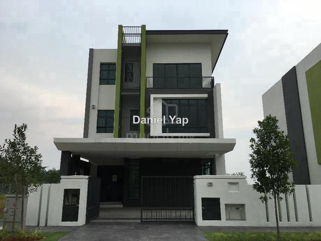 Rawang Near Aeon [New Bungalow] Freehold 1
