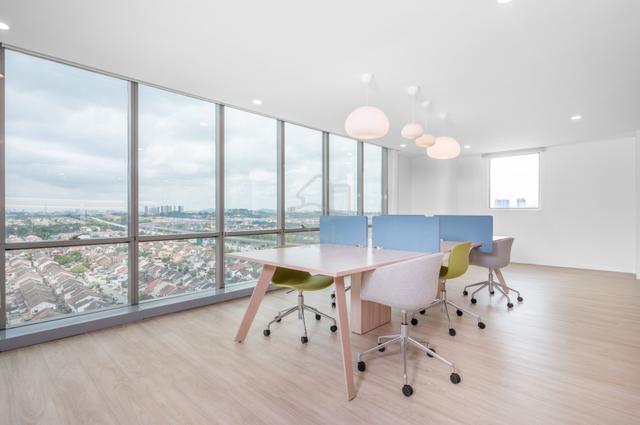 Work more productively in a shared office space in Regus Menara Summit 1