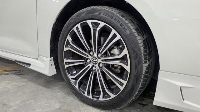 2019 Toyota COROLLA ALTIS 1.8 G FULL BODYKIT F.S.R - 2