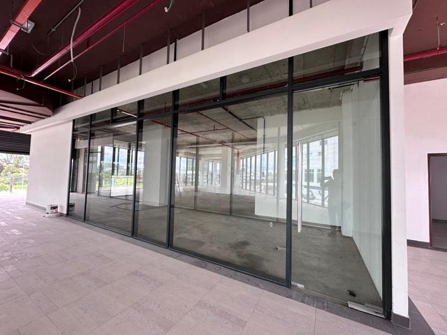Tower 33 Commercial Shop 1129 Sqft For Rent 1