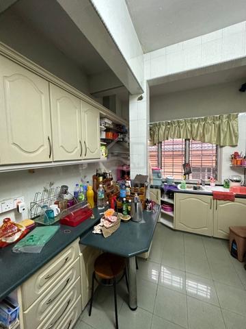 USJ 13 Corner Gated Guarded 2 Sty Fully Extended LRT Bus Stop Taipan 4