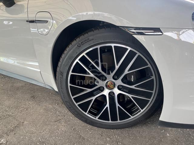 2024 Porsche TAYCAN (1k Milleage) NANO WHITE - 2