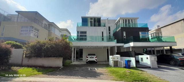 [FACING OPEN]3 Storey Semi D  Laman Granview Saujana Puchong 1