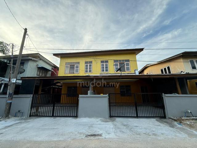 Rumah Berkembar 2 Tingkat Di Batu Buruk, Kuala Terengganu 1