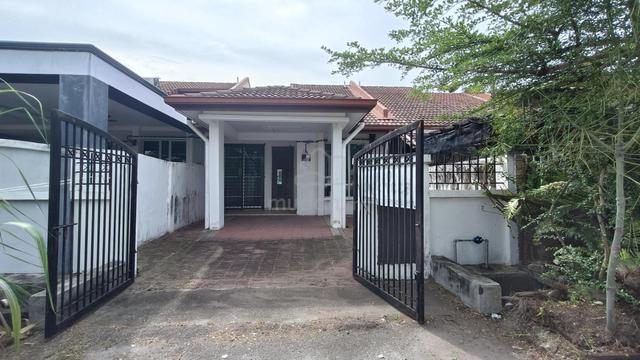 BELOW MARKET 1 Storey Terrace Bandar Bukit Raja, Jalan Makyong Klang 1