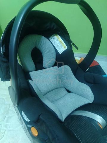 baby car seat (chicco keyfit 30) - photo 2 of 5