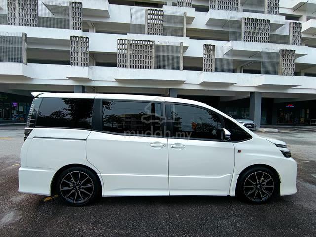 2018 Toyota VOXY 2.0 ZS KIRAMEKI (A) - 5