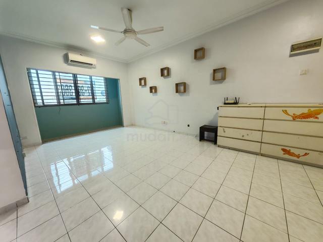 Sri Mekar Apartment 1