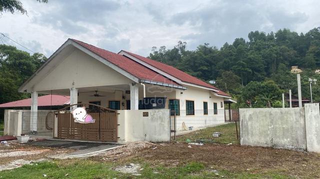 For Sale Single Storey Bungalow Lot House At KG Sangli Gopeng,Perak. 1