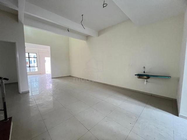 GUARDED BELOW VALUE 2.5 Storey Terrace Ozana Residence Ayer Keroh 2