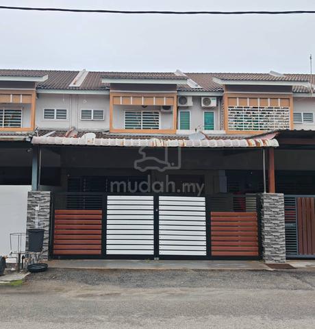 Full Renovated- Rumah Teres 2 Tingkat Fasa 2B di Seri Manjong 1