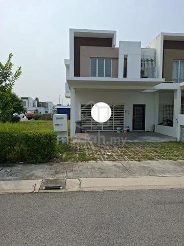 Corner Lot FOR RENT @ GREENCASA CYBERSOUTH | 4R3B | Extra size LAND | 1