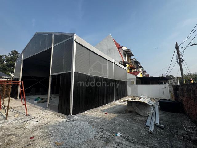 Pandan Mewah, Ampang Warehouse 1