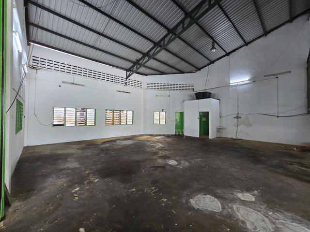 1.5 Storey Semi-DFactory Location Convenient Facing Main Road Feature 1