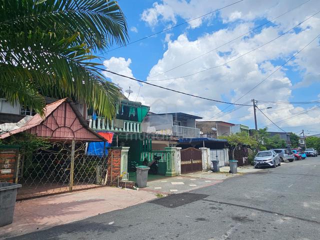 Jalan Pekaka, Taman Perling, Low Cost Double Storey Corner Lot 1