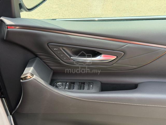 S/STEP R/MNTR 2025 Toyota ALPHARD Z DIM 5k KM NEGO - 5