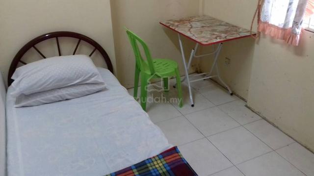 Bilik untuk disewa oleh penyewa wanita 1
