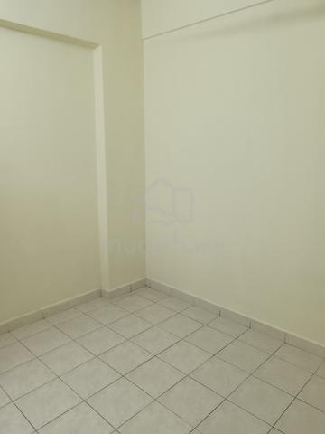 Sri Gotong Apartment 3