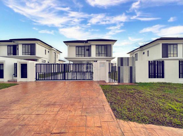 Huge Land 2 Storey Bungalow Verdale, Setia Alam Sari Bangi 1