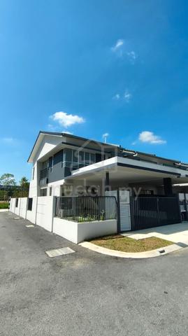 Bran New Bandar Ainsdale Double Storey Endlot Gated Extra Land 1