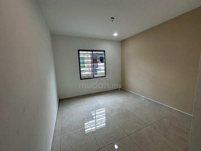 Fully Renovated Bukit Kempas @ 2 Storey Corner Lot Unblock View 5