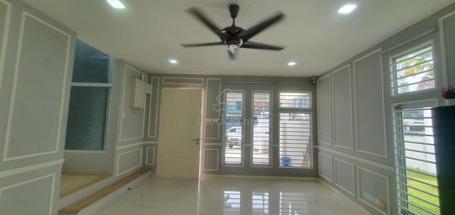 Seri Kembangan Putra Permai 2 Storey Semi Furnished 4 Rooms 1