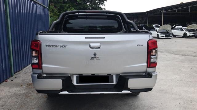2019 Mitsubishi TRITON 2.4 VGT (loan kedai) - 3