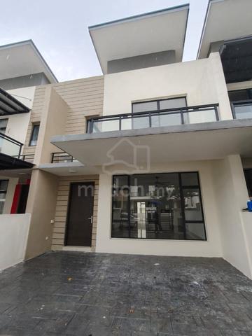 Tampoi Laman Harmoni Guarded and Gated For Rent 1