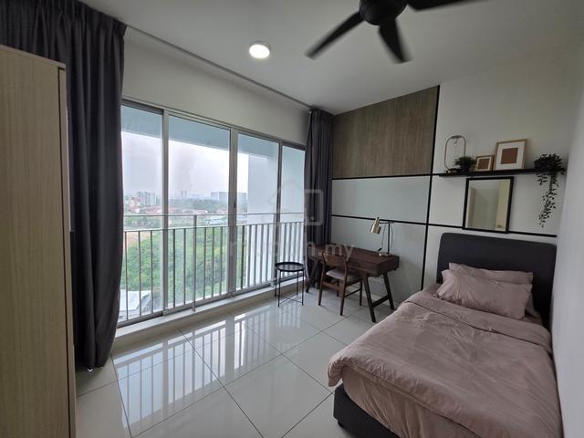 Room Fully Furnished Near Ciq Larkin Muslim Friendly Male Only 1