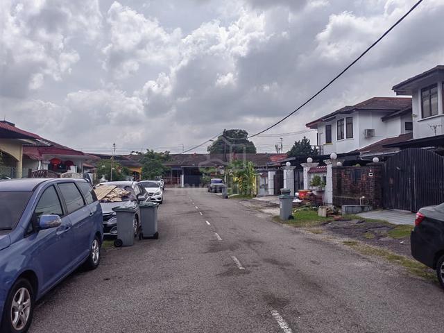 Taman Daya @ JLN Pinang Double Storey House 1