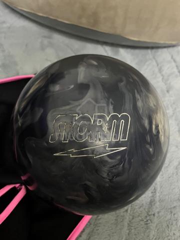 good bowling ball for 200, bowling bag for 100 - photo 2 of 6