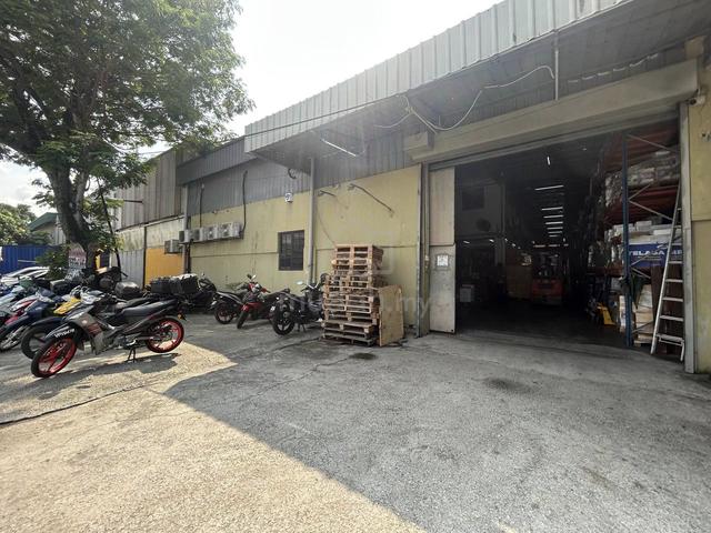 Warehouse factory Semi D Bandar baru Sungai buloh 1