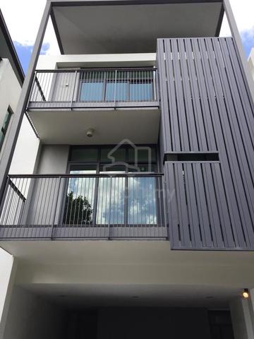 Casaman, Desa Park City 1