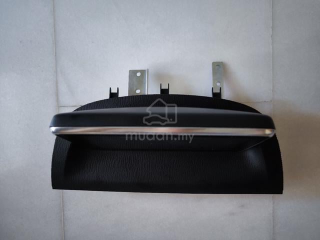 Mazda 3 LCD screen (Used) - photo 4 of 5